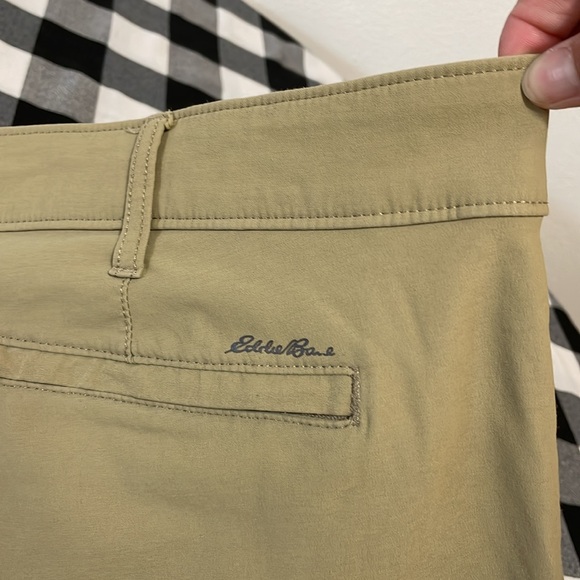 Eddie Bauer Travex Pants Men's Size 40 x 32 Stretch Zipper Pockets Khaki Tan - Picture 3 of 15